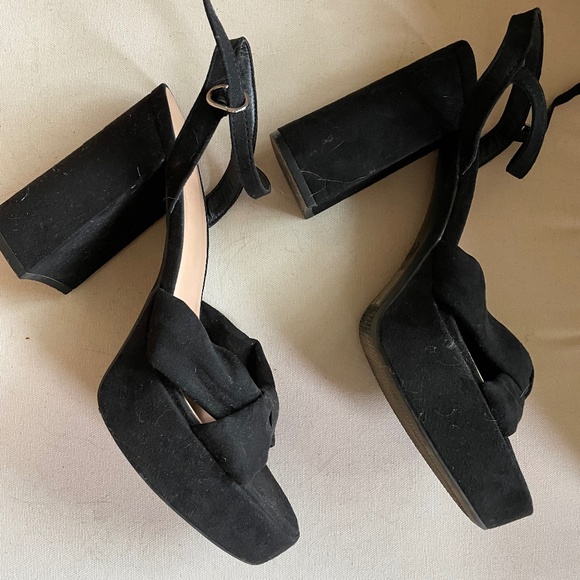 Black Suede Peep Toe Ankle Strap Platform Pumps - Size 9.5 - Picture 7 of 14